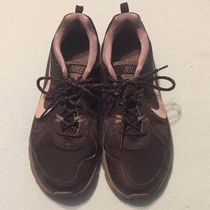 Nike Wild Trail black and gray runners